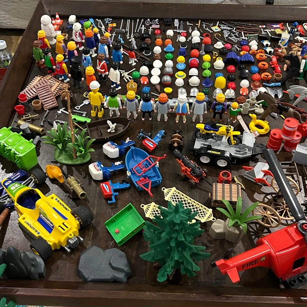 Vintage Playmobil 70’s, 80’s , 90’s and up Tons of Pieces!!!! Fantastic deal - Picture 9 of 16